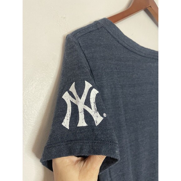 Genuine Merchandise New York Yankees Women's Large Blue Vneck Tshirt Tee MLB - Picture 5 of 5